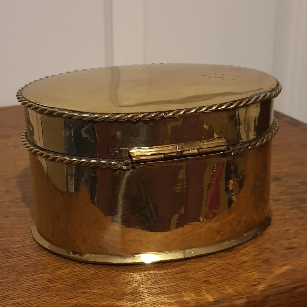 Vintage Oval Shape Hinged Lid Gold Tone Tin Trinket Box Braided Rim Detail *